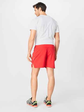 THE NORTH FACE - regular Pantalón deportivo en rojo