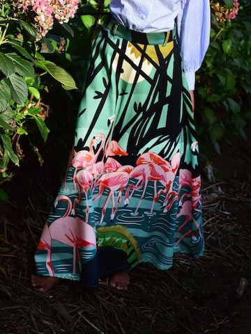 Pineapples Don't Have Sleeves Hame 'National Aviary of Colombia Skirt' värissä vihreä