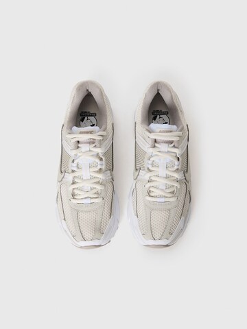 Nike Sportswear Sneaker 'Zoom Vomero 5' in Weiß