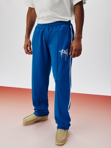 ABOUT YOU x Kingsley Coman Regular Broek 'Kian' in Blauw: voorkant