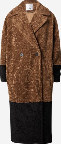 Manteau d’hiver co'couture en marron : devant