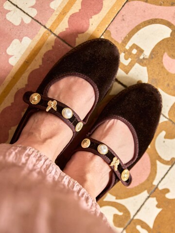 Ballerines à lanières 'Alpargata Terciopelo' Alhamas en marron