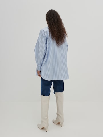 EDITED Blouse 'Elise' in Blauw