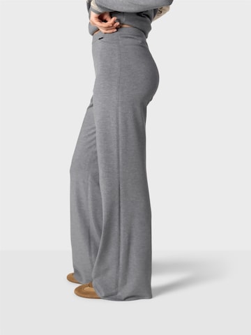 regular Pantaloni ' ' di NAULOVER in grigio: lato