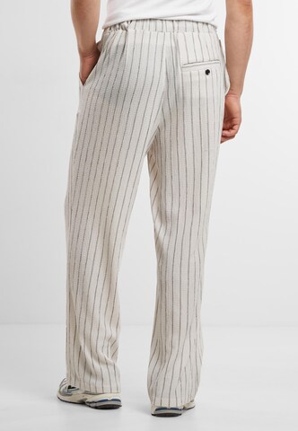 Urban Classics - Flared Calças em branco