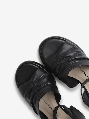 BRONX Sandals ' Ginn-Y ' in Black