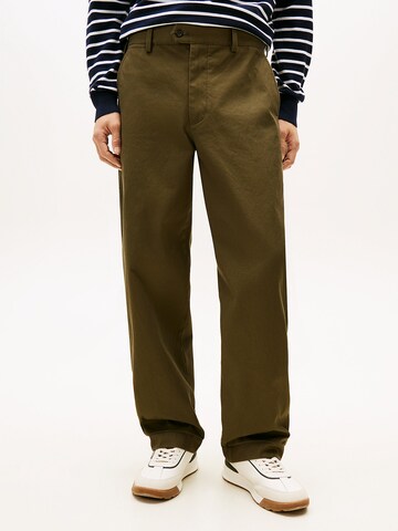 TOMMY HILFIGER Regular Chino in Groen: voorkant
