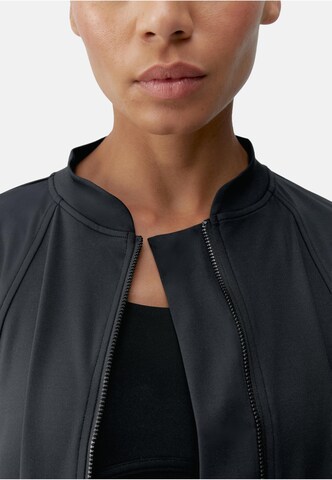 Veste de survêtement 'Leila' Born en noir