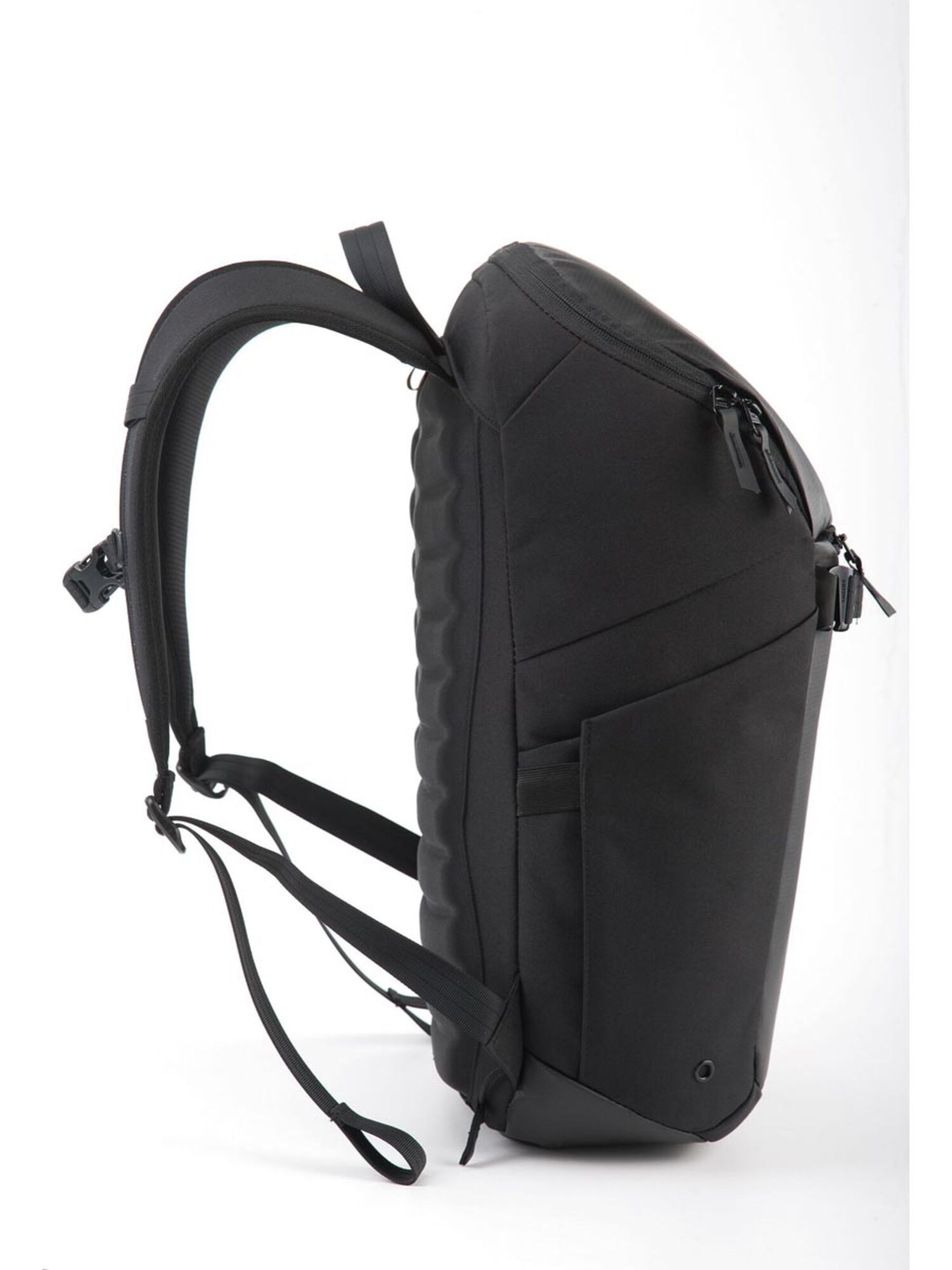 NITRO Backpack in Black