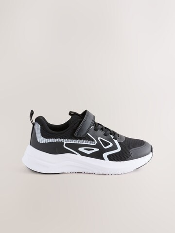 Next Сникърси в черно