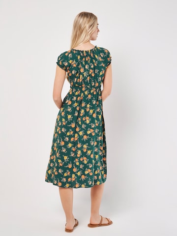 Robe Apricot en vert