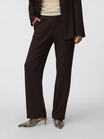 Regular Pantalon à pince 'AWDIAN' VERO MODA en marron