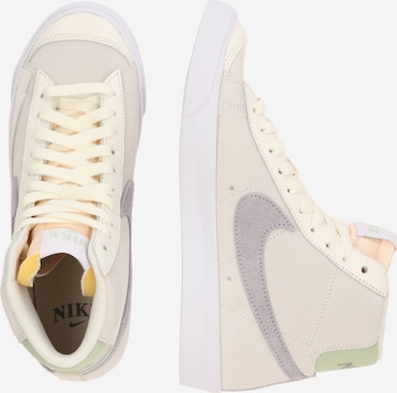 Nike Sportswear Kõrged ketsid 'BLAZER MID 77', värv beež