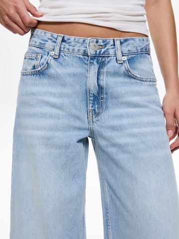 Pull&Bear Широки крачоли Дънки в синьо