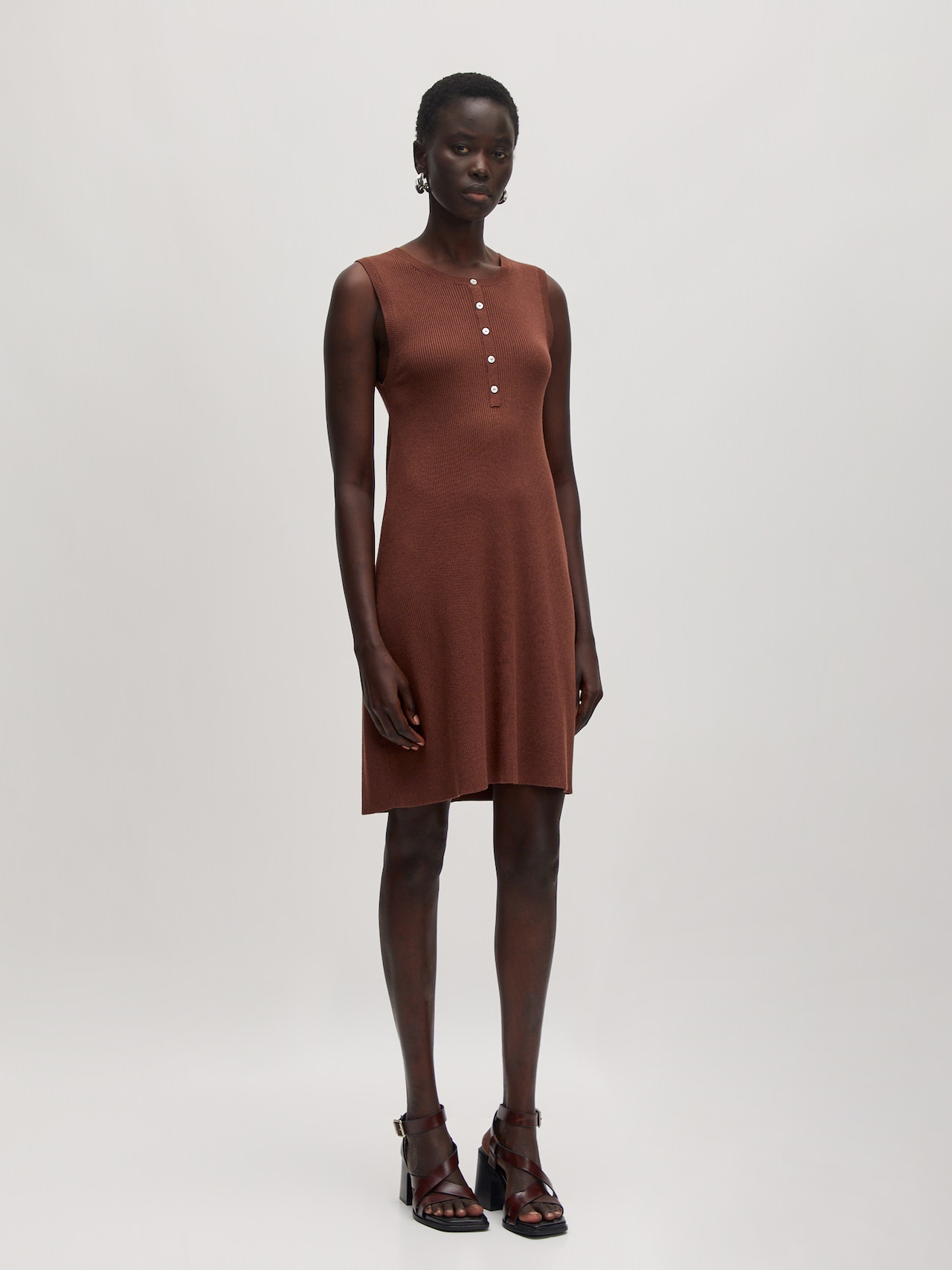 EDITED Produkte Kleid 'Hadlee' braun