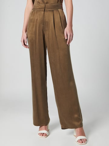 Wide Leg Pantalon à pince 'Silvia' Guido Maria Kretschmer Women en marron : devant