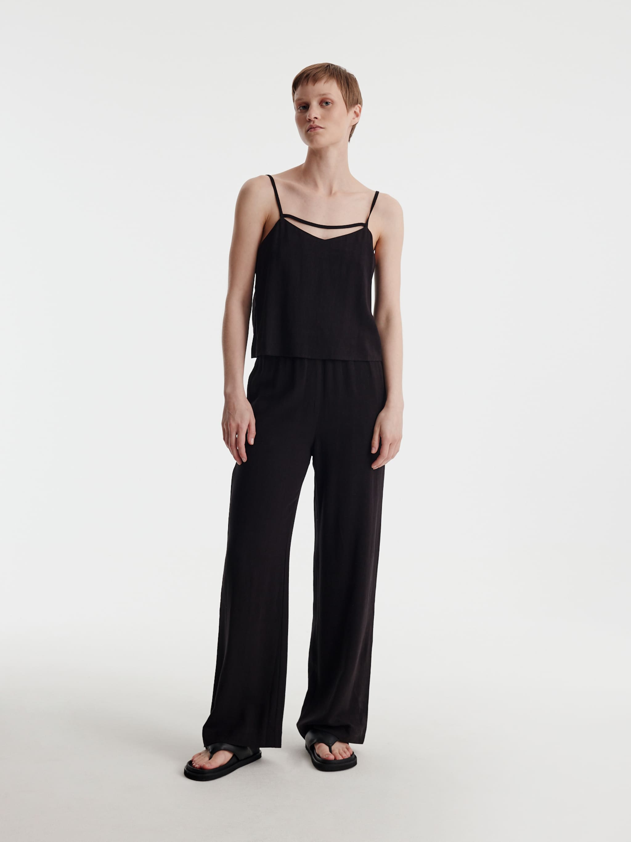 EDITED Produits Haut 'NIKKI' noir