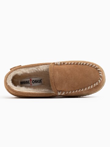 Mocassino 'Tempe' di Minnetonka in marrone
