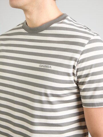 GABBA Футболка 'Dune' в Серый