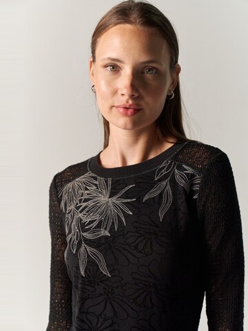 Rochie de la KOROSHI pe negru