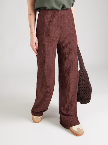 ABOUT YOU Bő szár Nadrág 'Nalani' - piros: elől