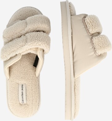 Calvin Klein Jeans - Pantufa em branco