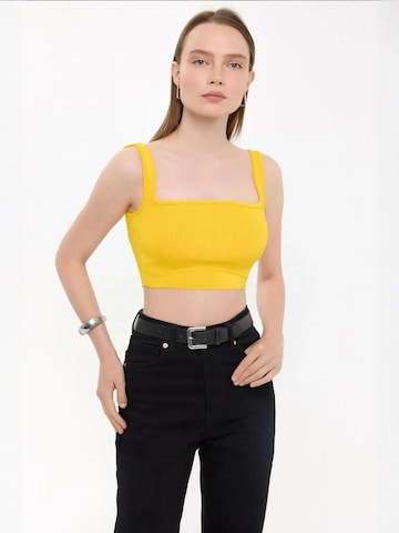 Hiccup Top in Geel: voorkant