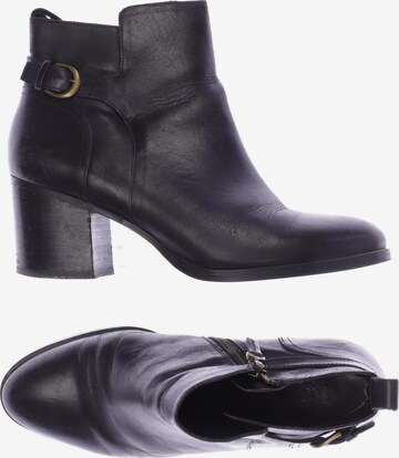 Lauren Ralph Lauren Dress Boots in 39 in Black: front