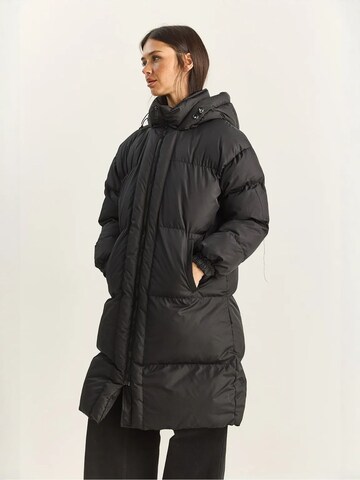 Cappotto di mezza stagione di Bianco Lucci in nero