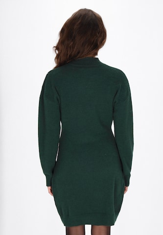 Robes en maille faina en vert