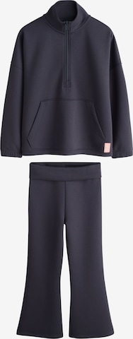 Next Setti värissä harmaa: etupuoli