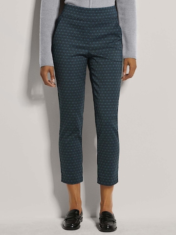 MADELEINE Slim fit Pants in Green: front