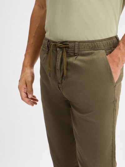 Lindbergh Chino Pants in Olive, Item view