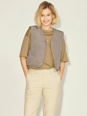 JJXX Vest 'Montana' in Beige: front