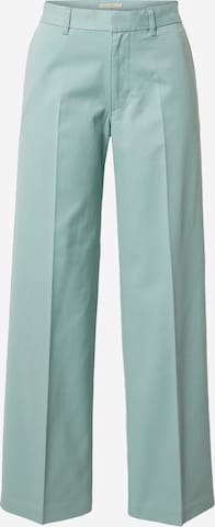 LEVI'S ® Trousers with creases 'Baggy Trouser' in Green: front