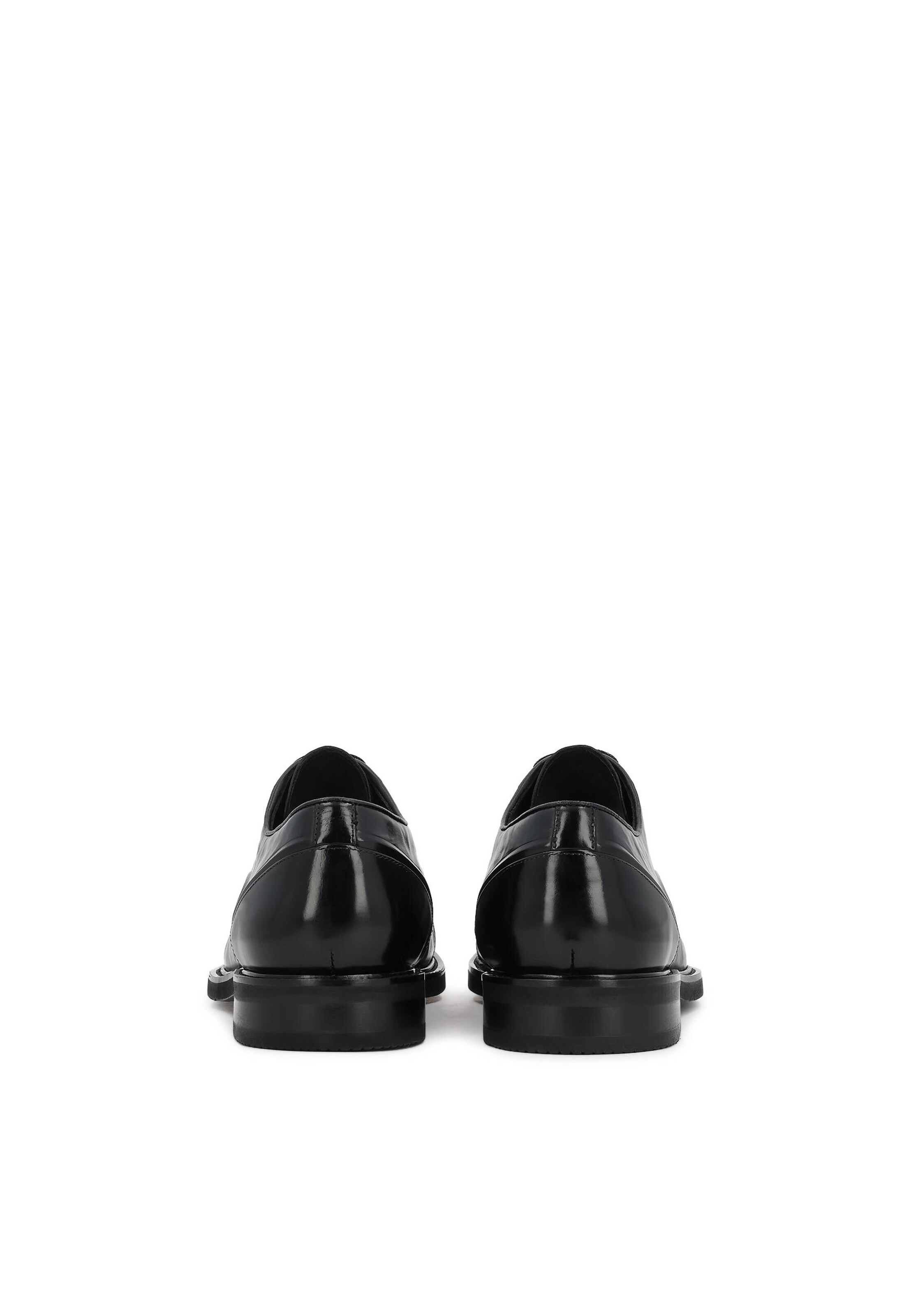 Scarpa stringata di Kazar in nero