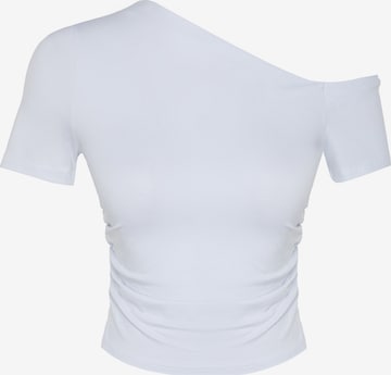 TrendyolMajica - bijela boja: prednji dio