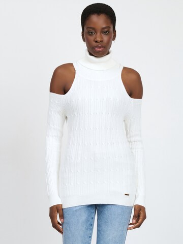 Influencer Sweater in White: front