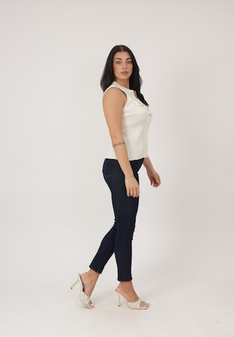Elara Pusero värissä beige