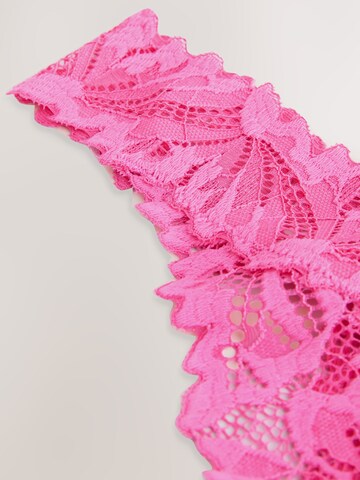 String Next en rose