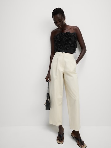Top di Marks & Spencer in nero