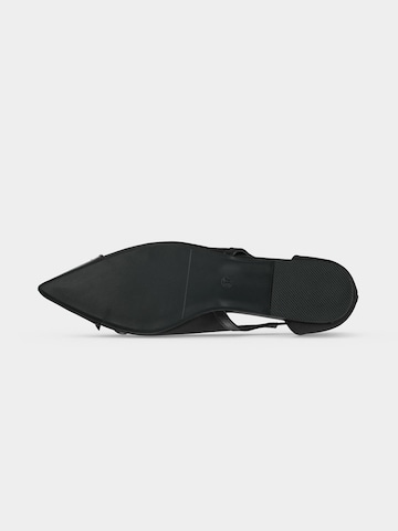 Anna Field Ballet Flats in Black