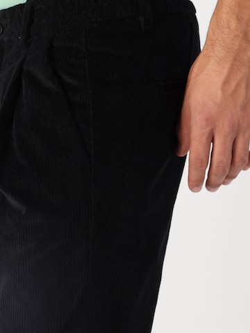 DRYKORN Slimfit Hlače z naborki 'CHASY' | črna barva