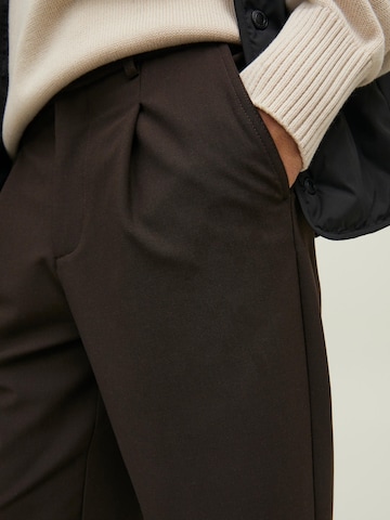JACK & JONES Regular Pleat-Front Pants 'Bill' in Brown