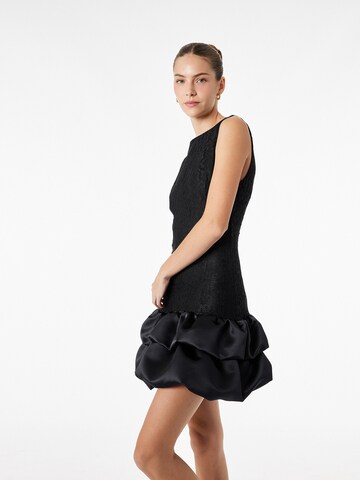 Koton Kleid in Schwarz