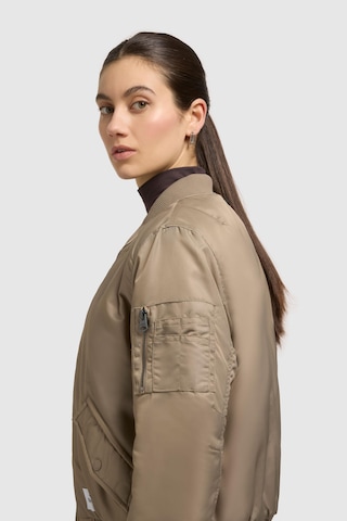 khujo Tussenjas 'Kasia' in Beige