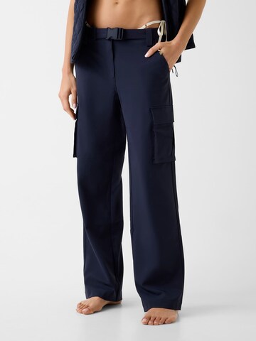 GUESS Regular Cargo Pants in Blue: front