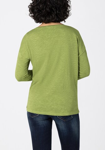 Tricou de la TIMEZONE pe verde