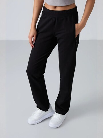 Regular Pantalon de sport 'Jogginghose' Tommy Life en noir