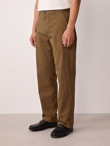 Next Обычный Брюки-чинос в Коричневый